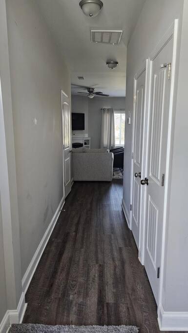 Gorgeous 3 Bedroom Home With Cable Tv In All Rooms & Free Wi-Fi Concord Eksteriør billede