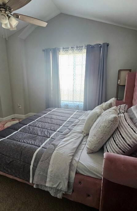 Gorgeous 3 Bedroom Home With Cable Tv In All Rooms & Free Wi-Fi Concord Eksteriør billede