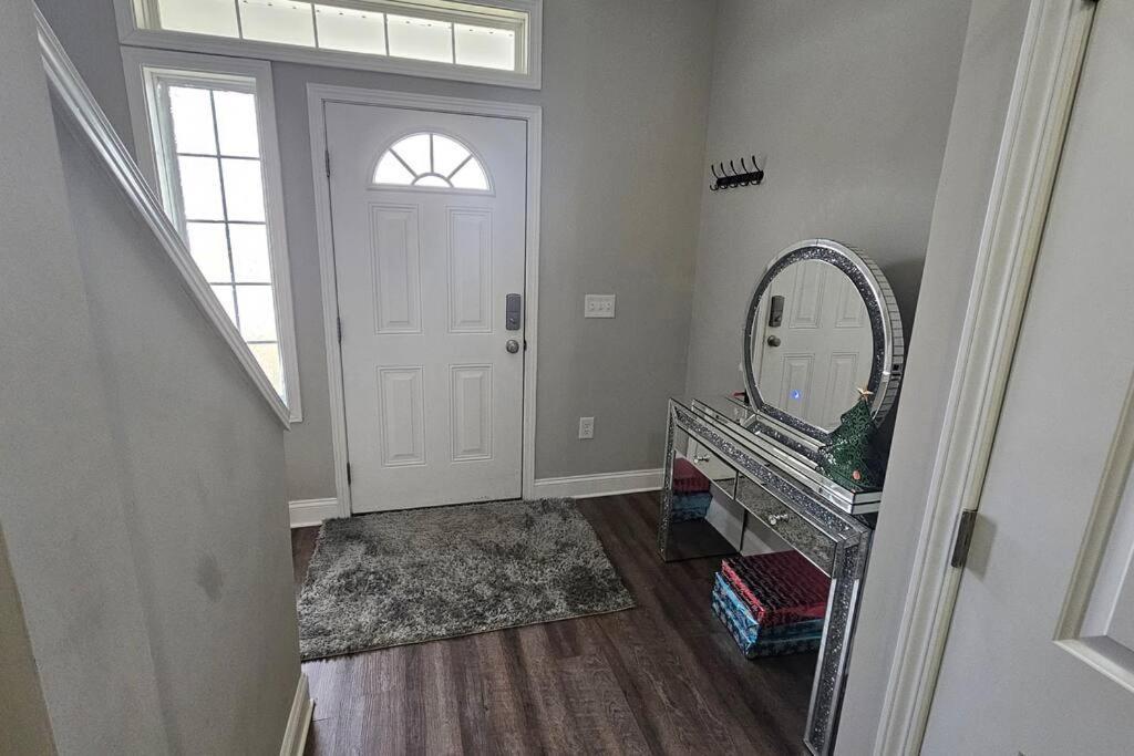 Gorgeous 3 Bedroom Home With Cable Tv In All Rooms & Free Wi-Fi Concord Eksteriør billede
